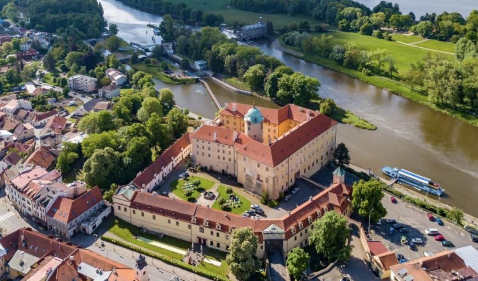 Apartment Spa And Fontain Poděbrady Extérieur photo